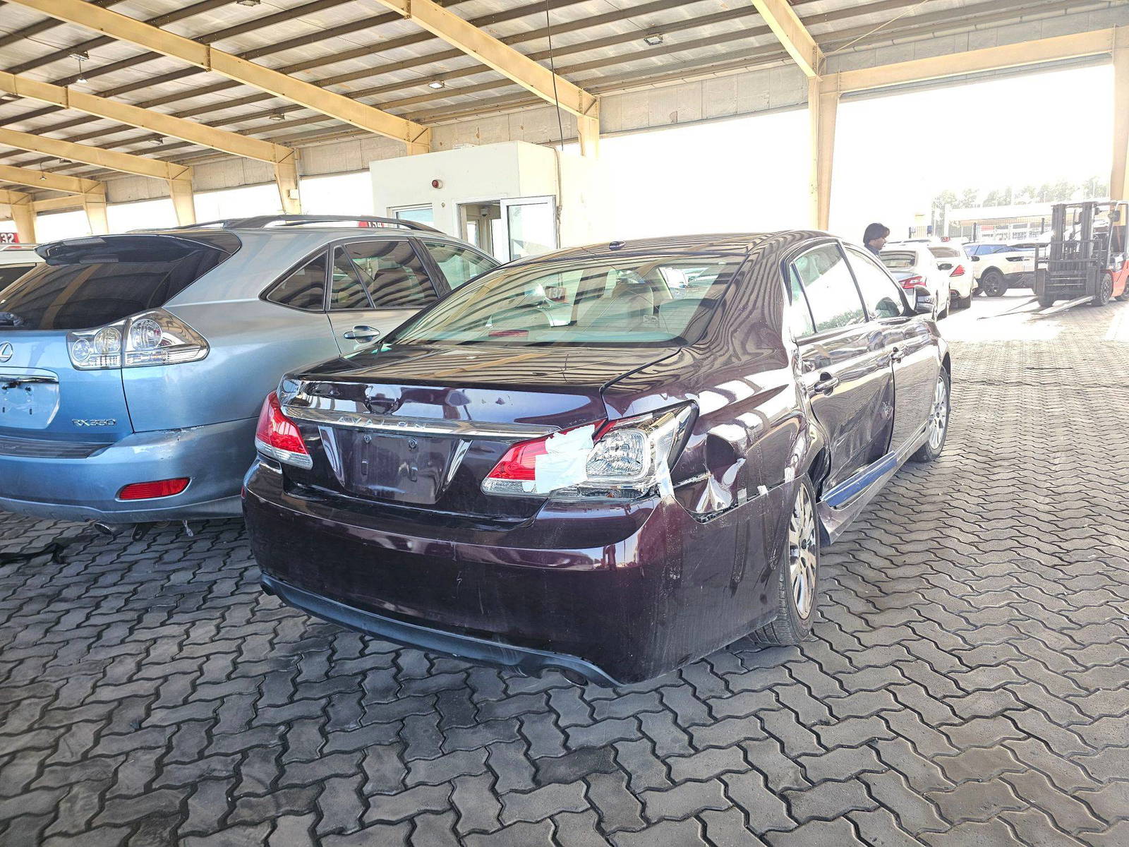 2011 TOYOTA AVALON — 166944 Miles — Lot BU371614 — Main - Marhaba Auctions Used Cars - Image 4