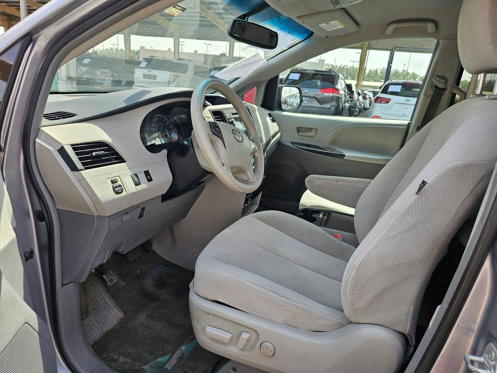 2012 TOYOTA SIENNA — 221066 Miles — Lot 3DC4CS255325 — Souq - Marhaba Auctions Used Cars - Image 8