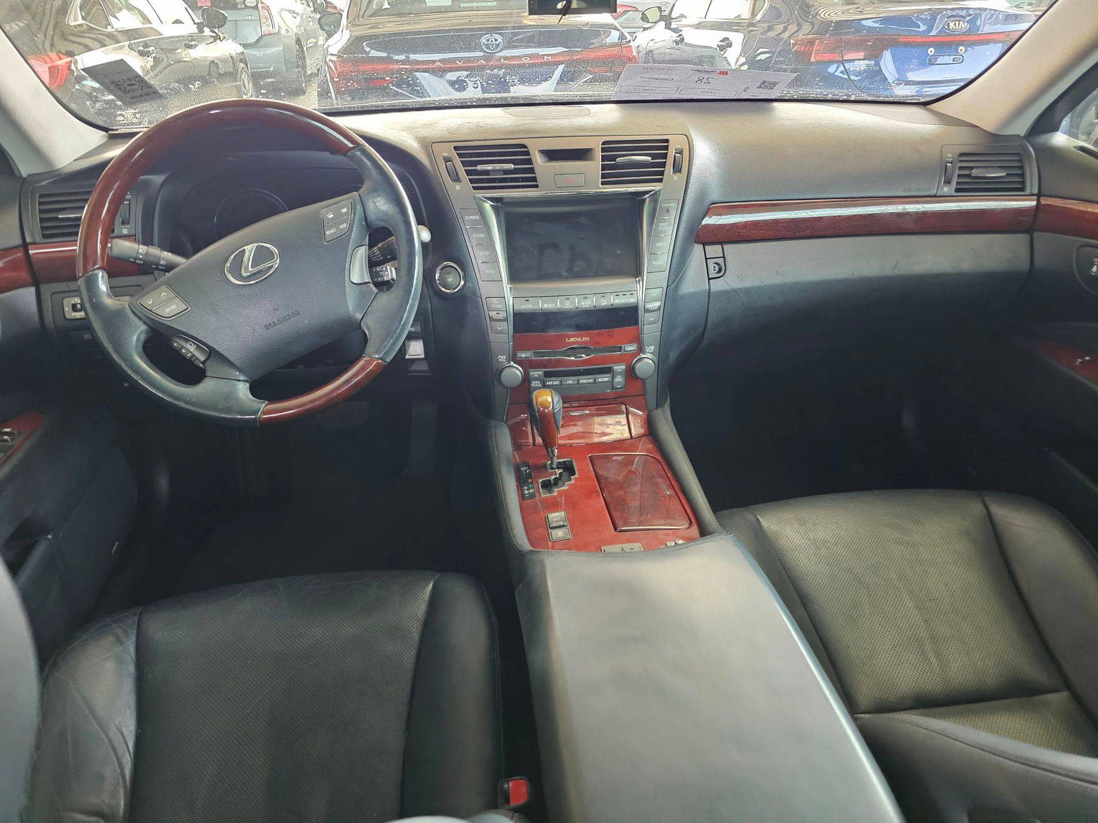 2008 LEXUS LS 460 — 141614 KM — Lot F185079551 — Souq - Marhaba Auctions Used Cars - Image 18
