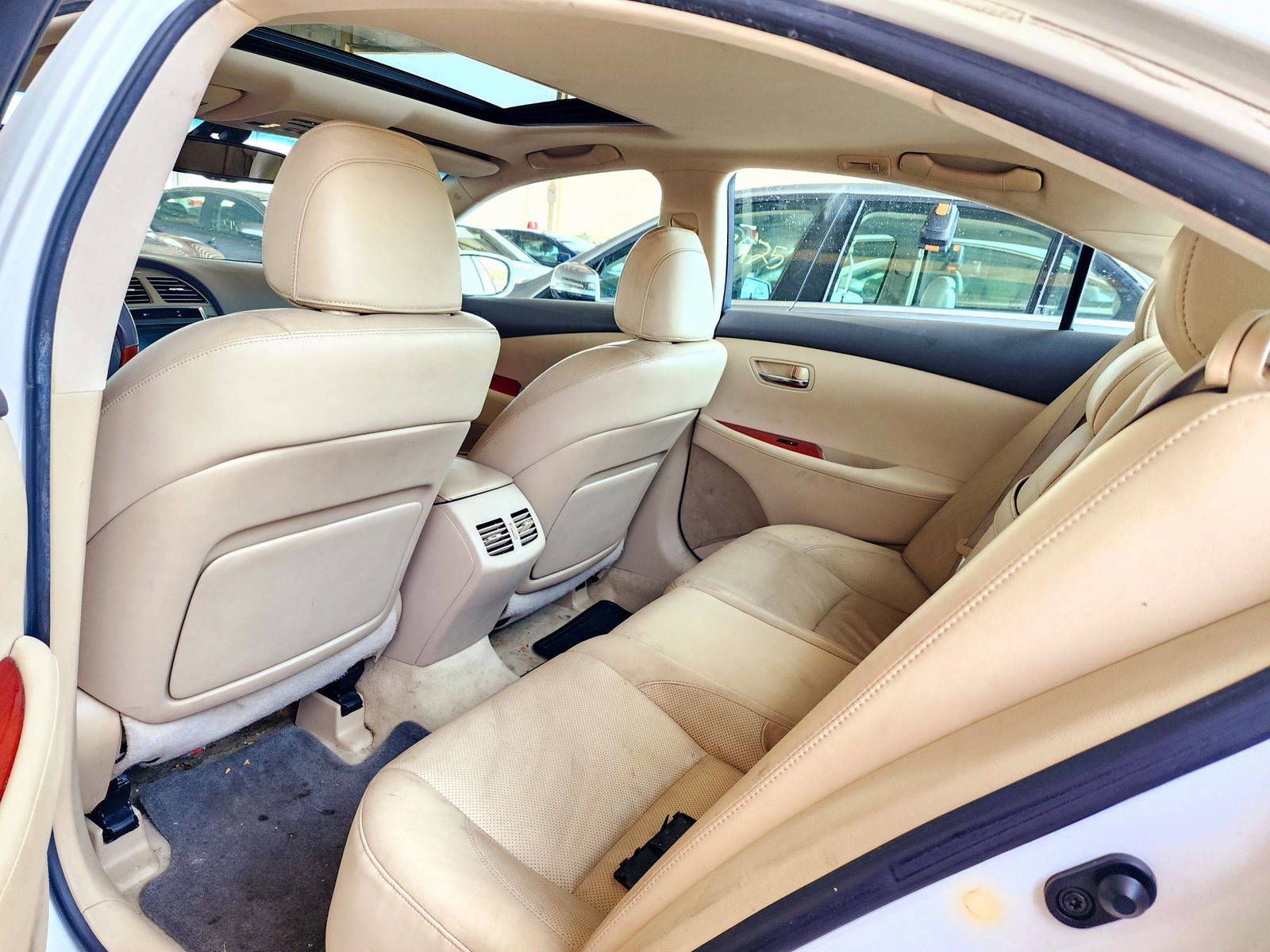 2009 LEXUS ES 350 — 213629 Miles — Lot 293163 — Souq - Marhaba Auctions Used Cars - Image 6