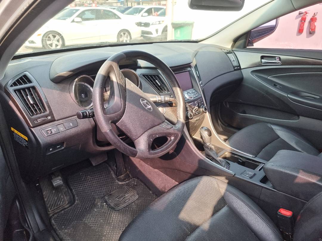 2012 HYUNDAI SONATA — 250764 KM — Lot 395206 — Souq - Marhaba Auctions Used Cars - Image 6