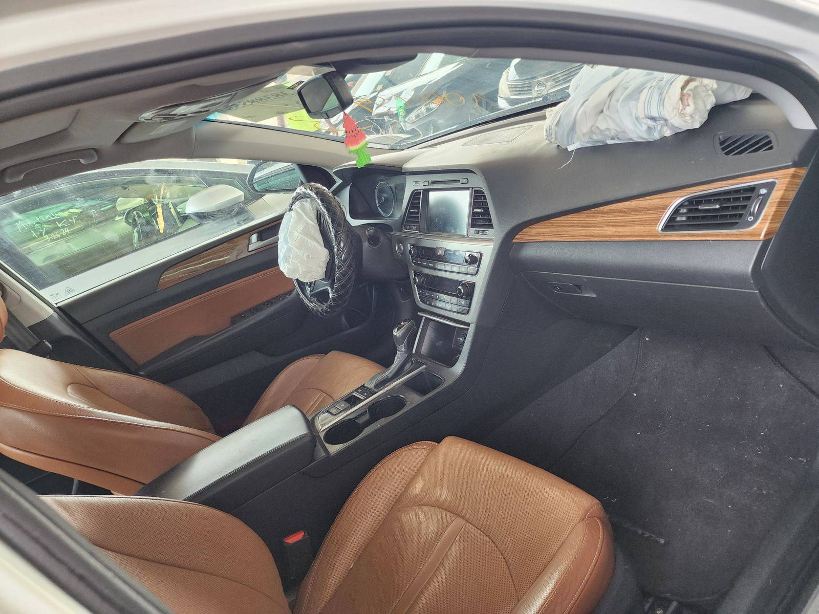 2015 HYUNDAI SONATA — 136130 Miles — Lot 38388555 — Souq - Marhaba Auctions Used Cars - Image 5