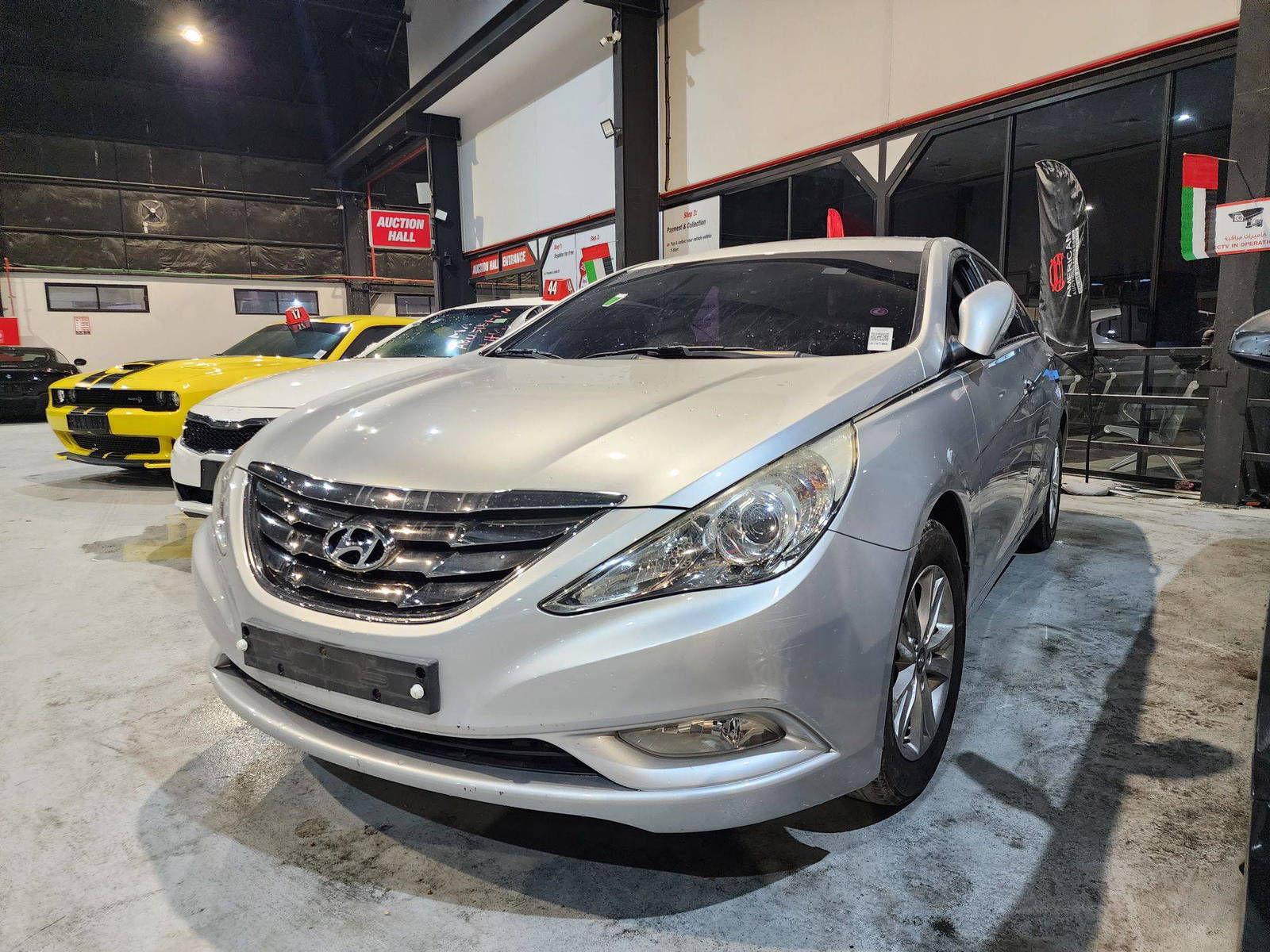 2011 HYUNDAI SONATA — 199463 KM — Lot 297758 — Al Quoz - Marhaba Auctions Used Cars - Image 4