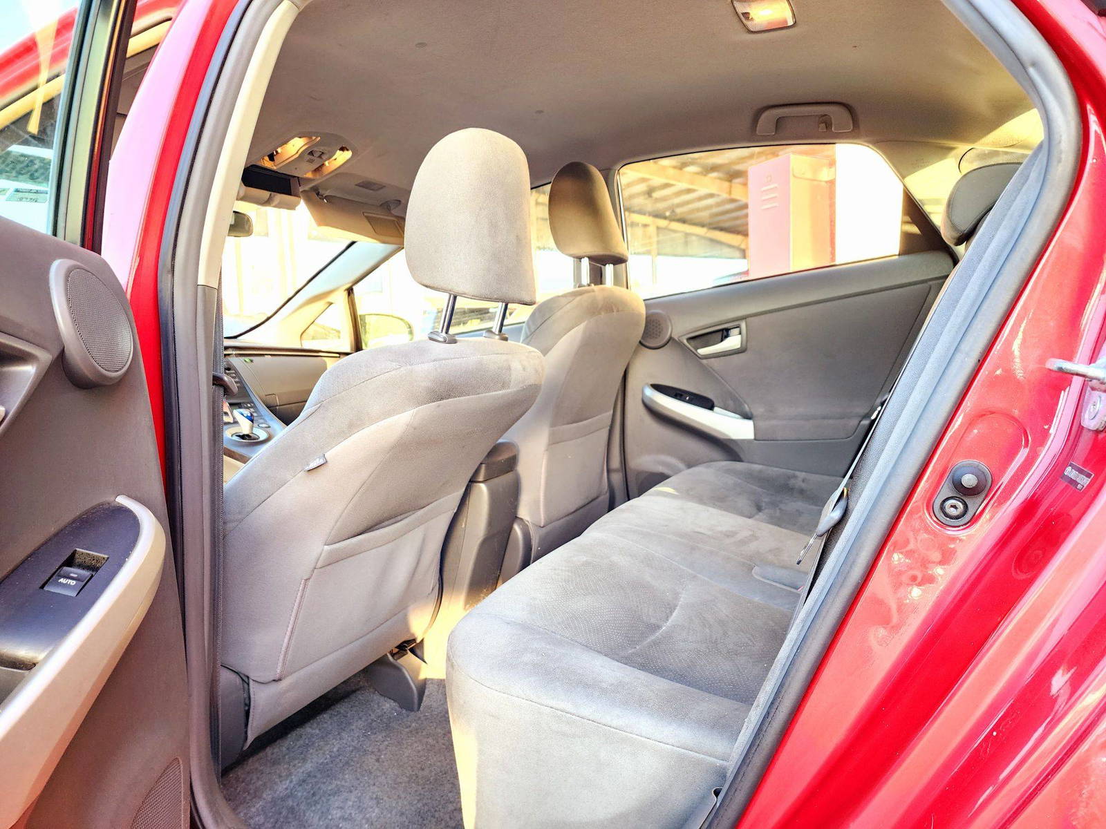 2010 TOYOTA PRIUS — 187756 Miles — Lot 73223354 — Souq - Marhaba Auctions Used Cars - Image 6