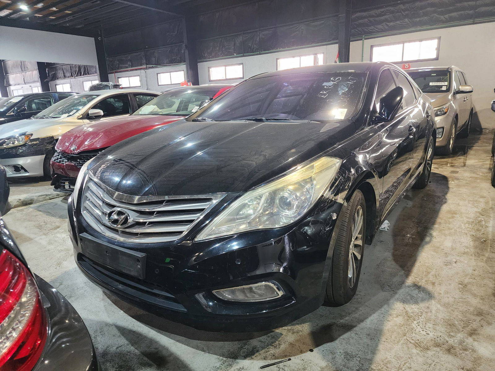 2012 HYUNDAI GRANDEUR — 178750 KM — Lot 099441 — Ind. 12 - Marhaba Auctions Used Cars - Image 4