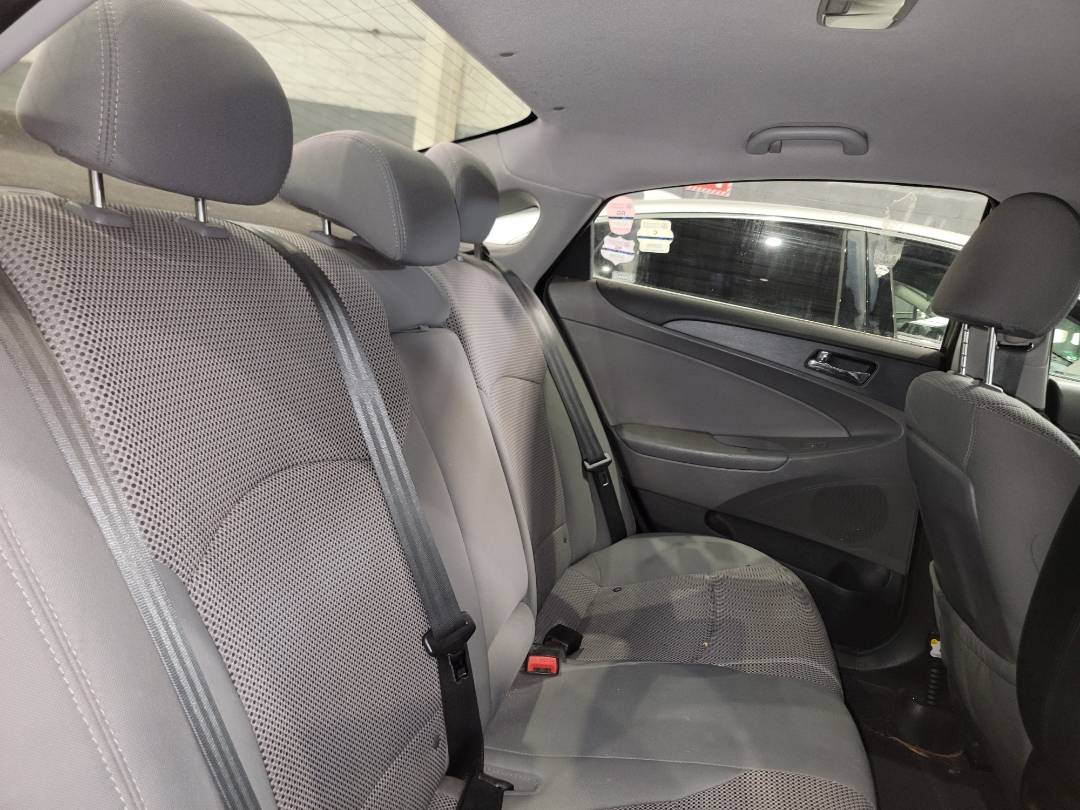 2011 HYUNDAI SONATA — 148381 Miles — Lot H300225 - Marhaba Auctions Used Cars - Image 5