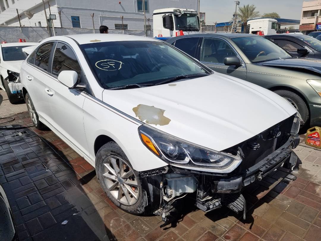 2019 HYUNDAI SONATA — 88689 Miles — Lot 215478 — Ind. 12 - Marhaba Auctions Used Cars - Image 4