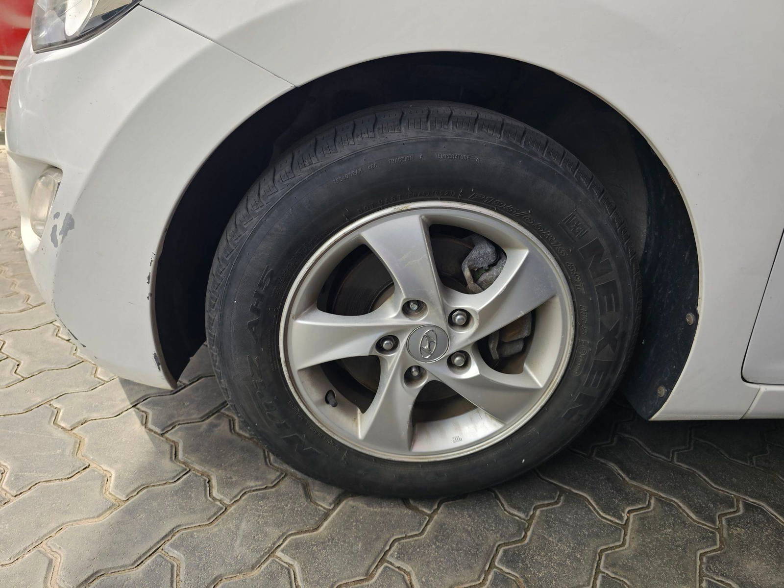 HYUNDAI AVANTE 2011 - Marhaba Auction Used Cars - Image 10