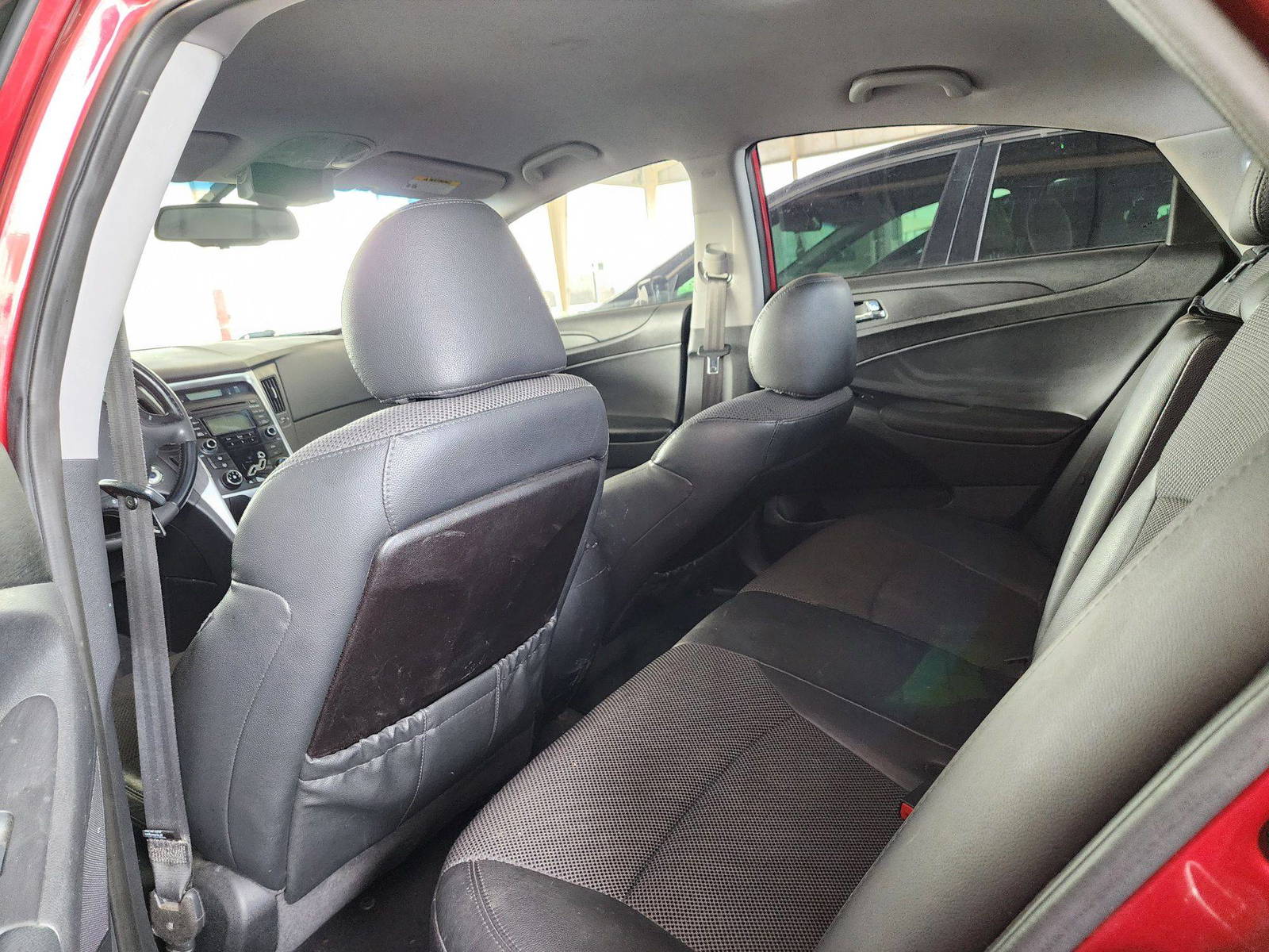 2013 HYUNDAI SONATA — 232587 Miles — Lot 56159444 — Souq - Marhaba Auctions Used Cars - Image 6