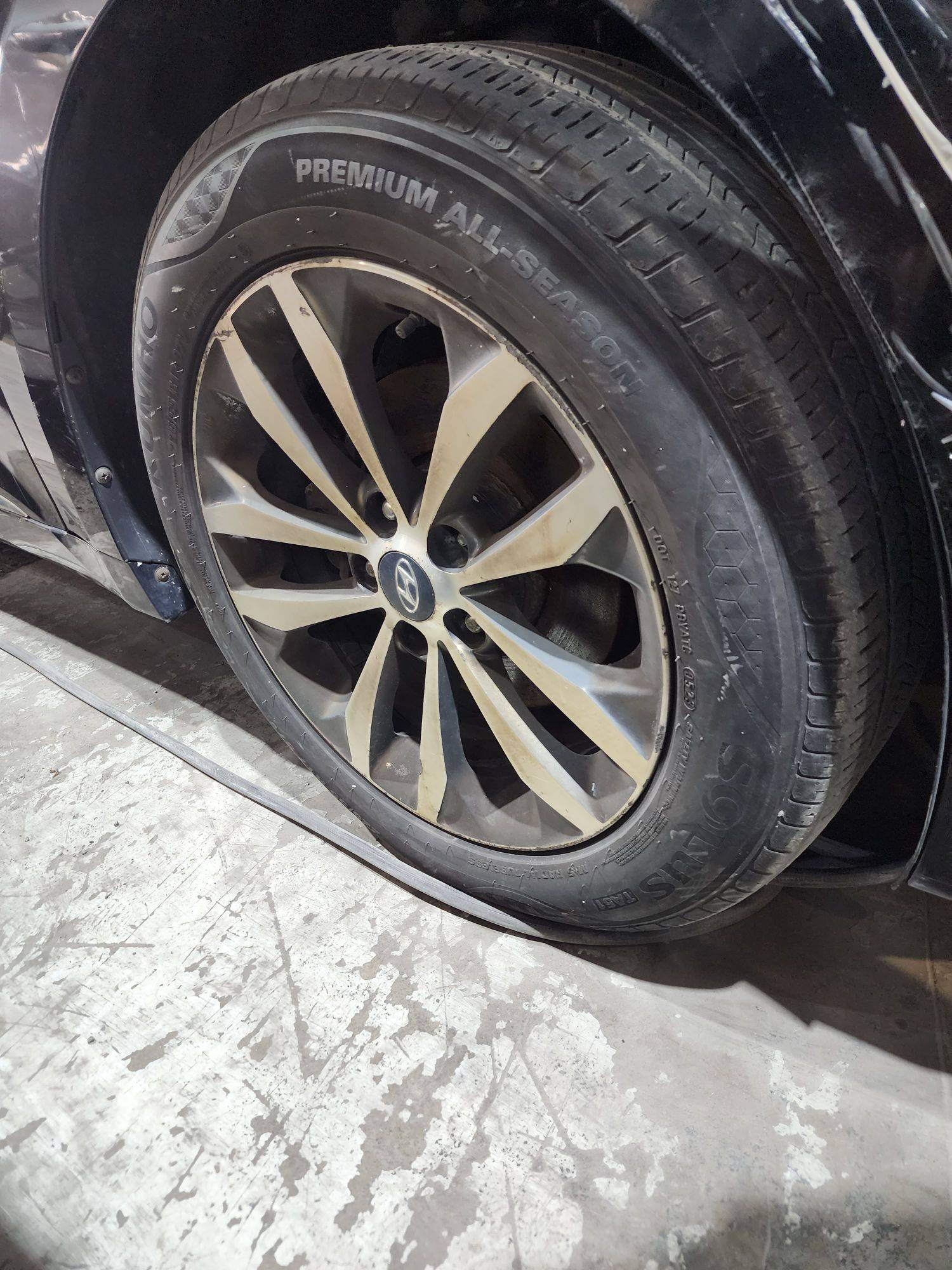 2011 HYUNDAI GRANDEUR — 112658 KM — Lot 027928 — Al Quoz - Marhaba Auctions Used Cars - Image 12