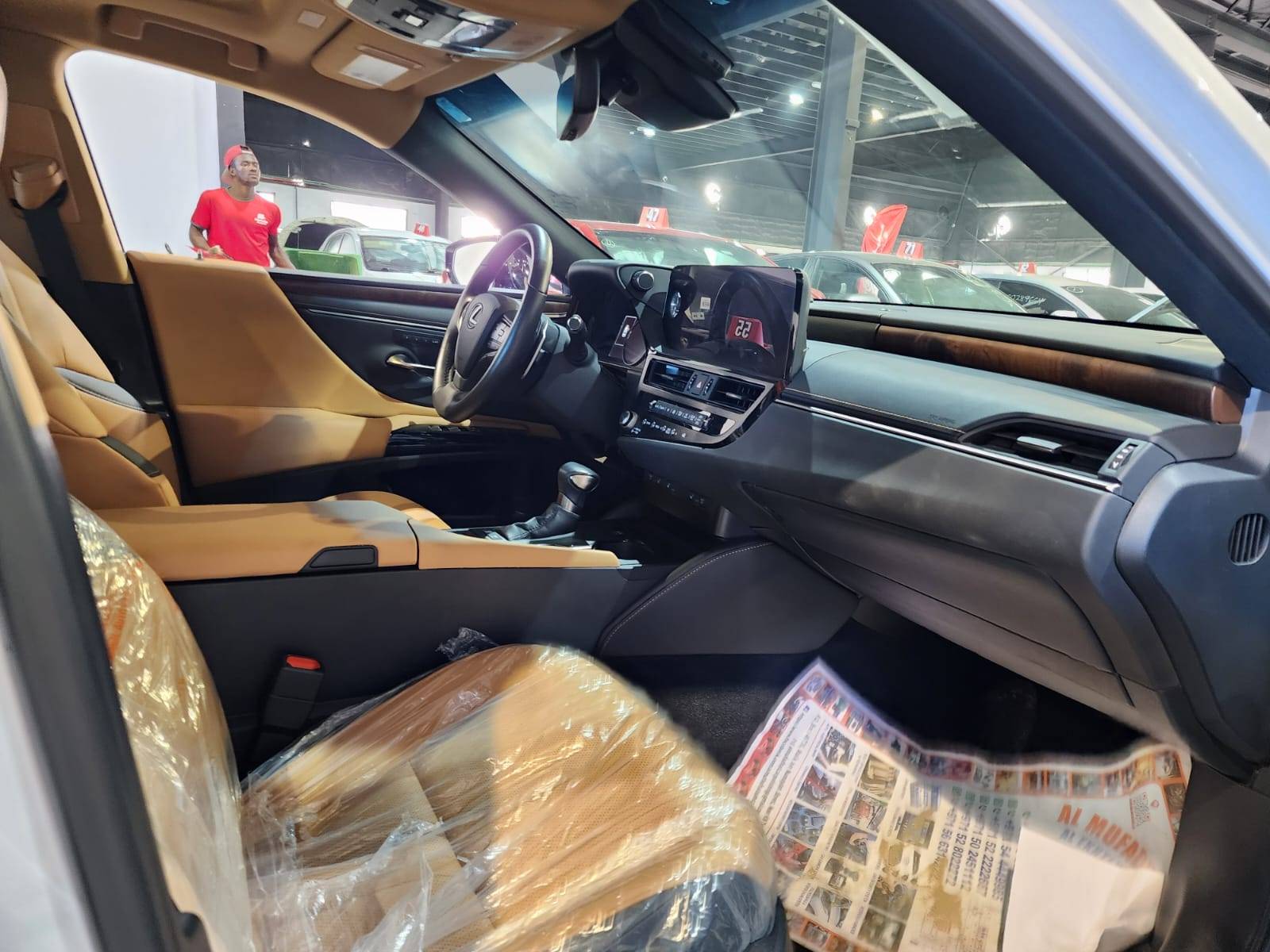 2023 LEXUS ES 300H — 24567 KM — Lot 72944753 — Main - Marhaba Auctions Used Cars - Image 12