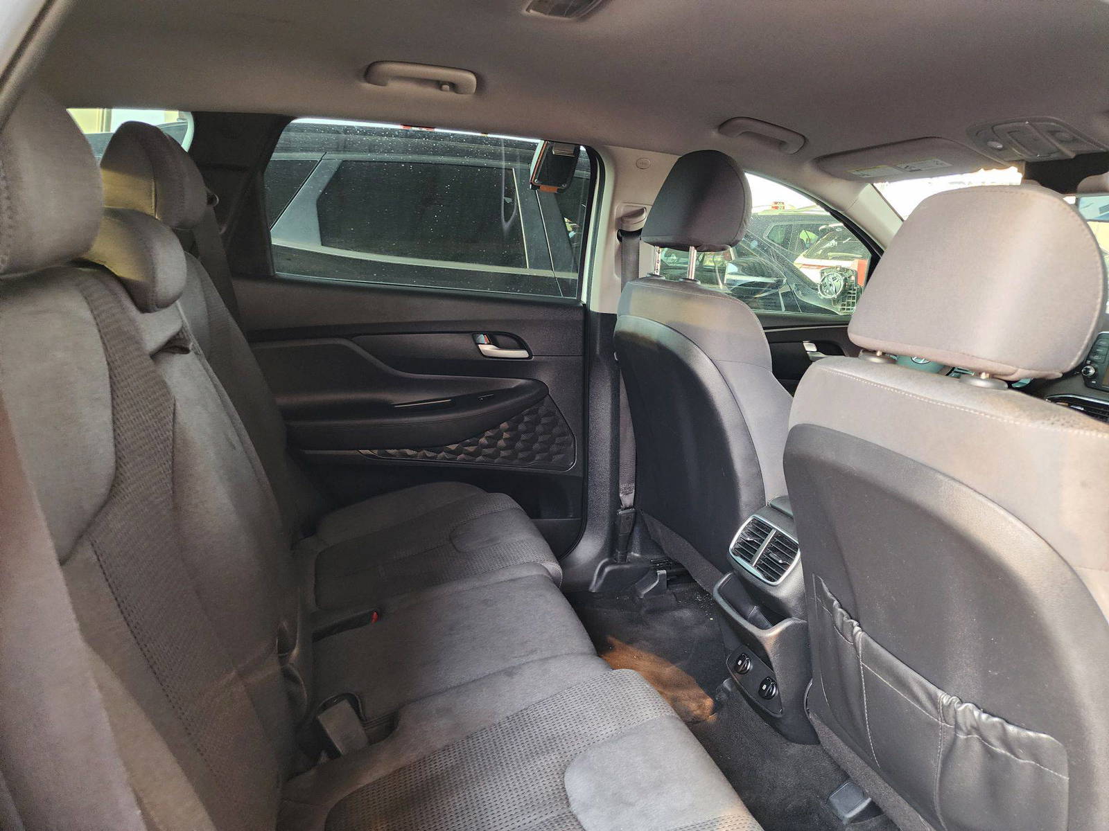 2019 HYUNDAI SANTA FE — 222934 Miles — Lot KH033662 — Souq - Marhaba Auctions Used Cars - Image 6