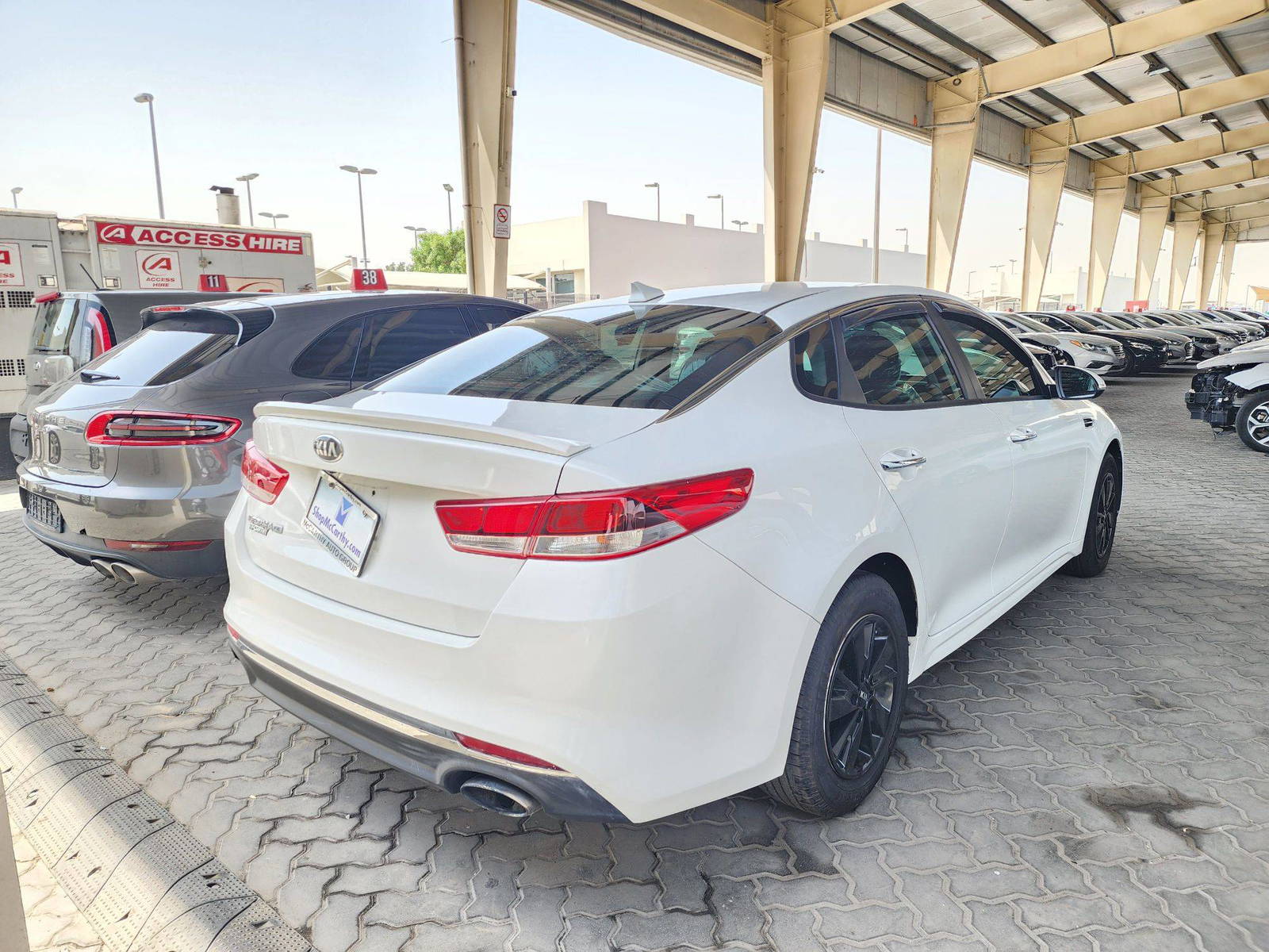 2017 KIA OPTIMA — 161597 Miles — Lot HG169678 — Souq - Marhaba Auctions Used Cars - Image 5