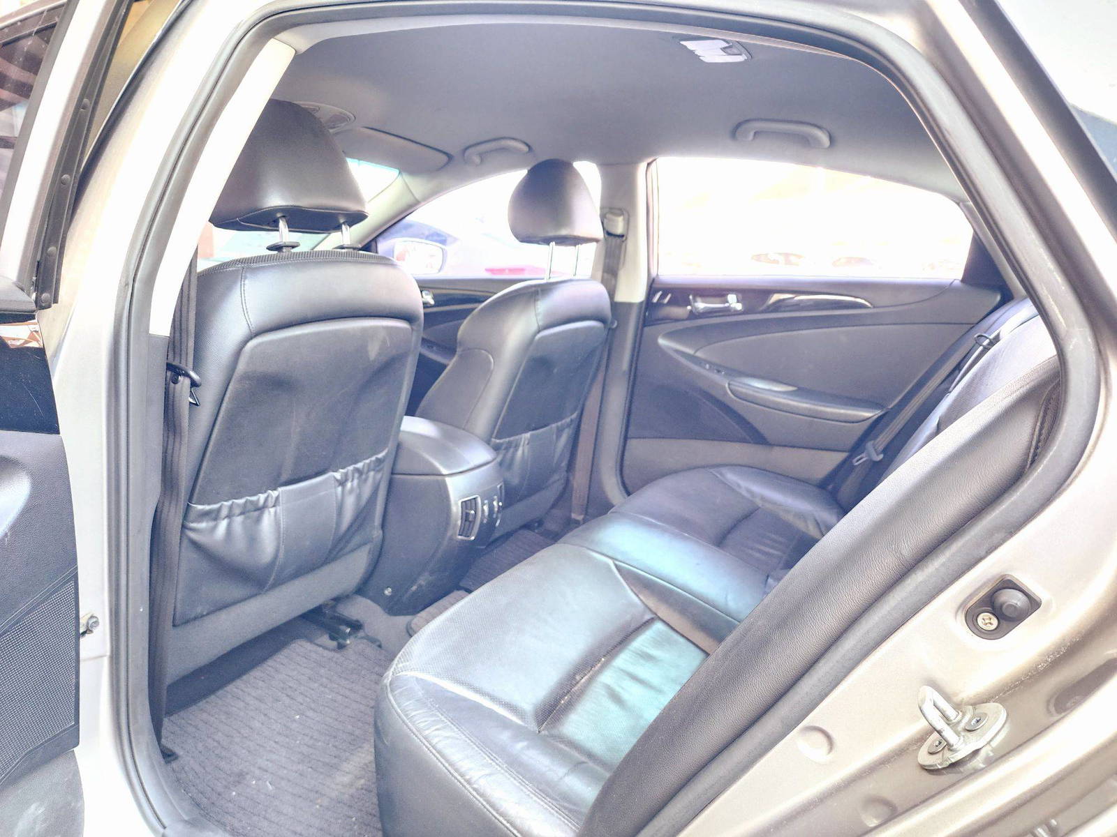 2010 HYUNDAI SONATA — 217645 KM — Lot AA088310 — Souq - Marhaba Auctions Used Cars - Image 6