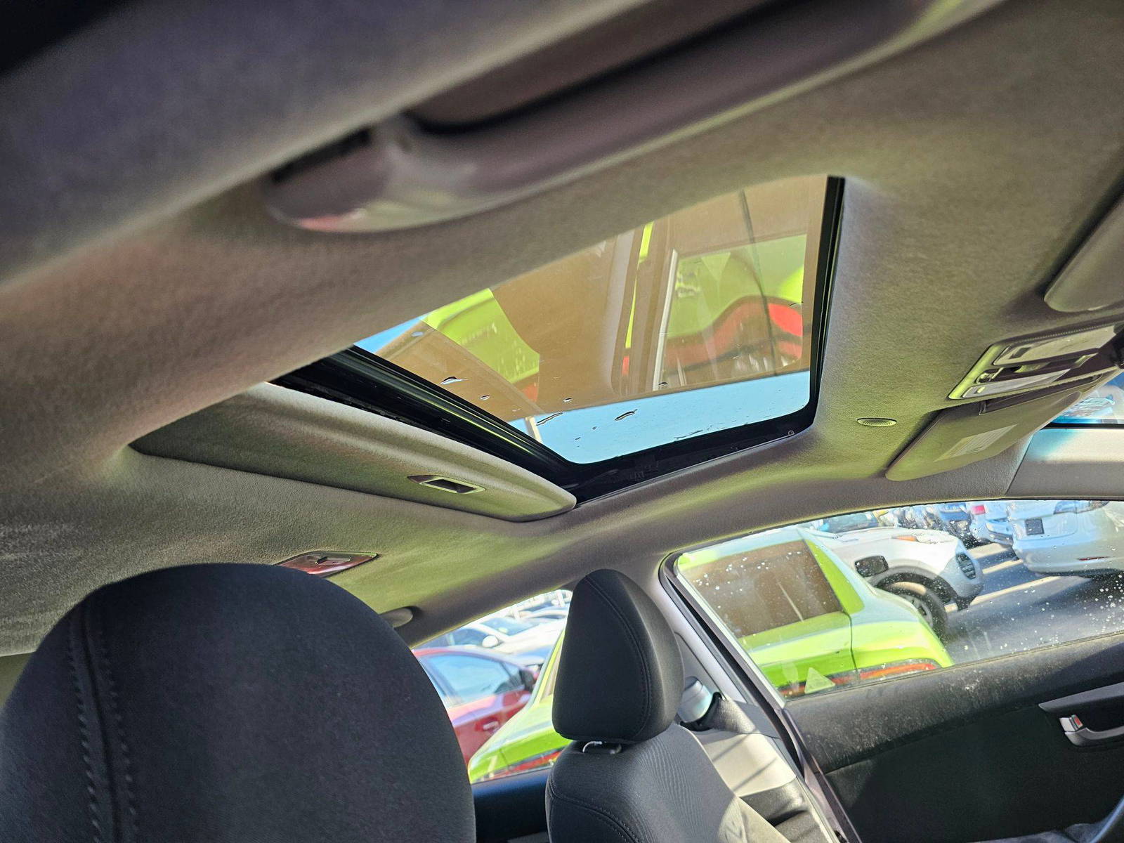 HYUNDAI ELANTRA 2015 - Marhaba Auction Used Cars - Image 9