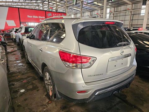 2013 NISSAN PATHFINDER at Marhaba Auctions