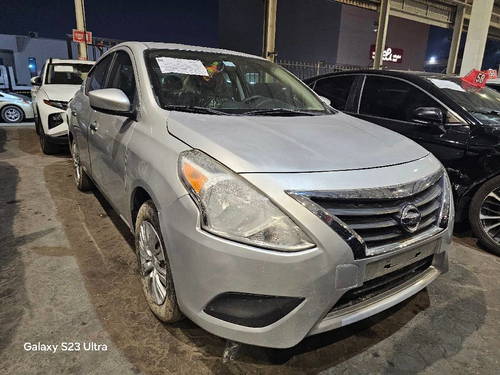 NISSAN VERSA