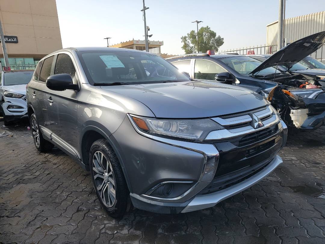 2017 MITSUBISHI OUTLANDER — 75422 Miles — Lot HZ054380 — Main - Marhaba Auctions Used Cars - Image 5