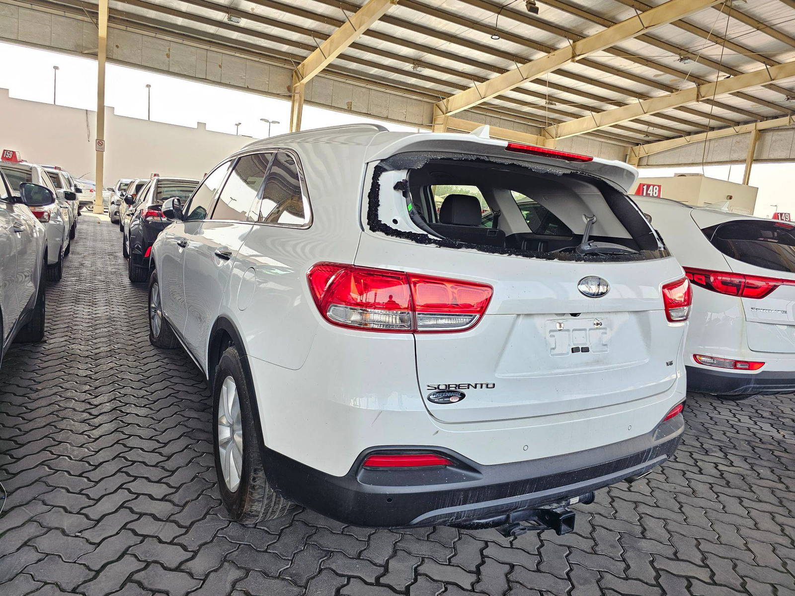 2018 KIA SORENTO — 125504 Miles — Lot DA52JG368347 — Souq - Marhaba Auctions Used Cars - Image 5