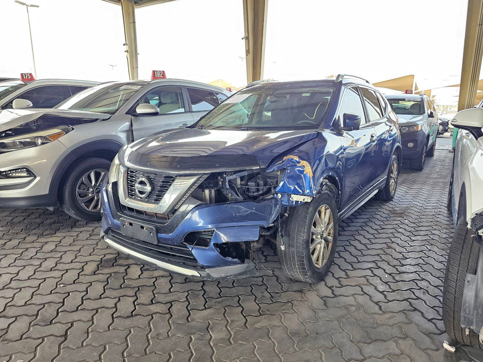 2017 NISSAN ROGUE — 380889 KM — Lot 12339725 — Main - Marhaba Auctions Used Cars - Image 5