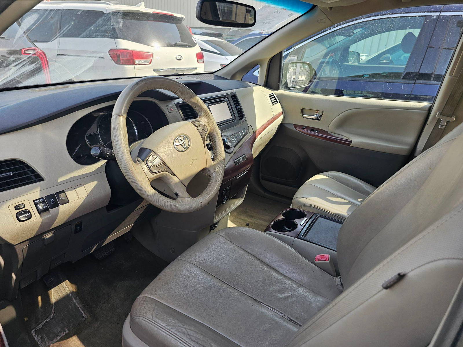 TOYOTA SIENNA 2013 - Marhaba Auction Used Cars - Image 8