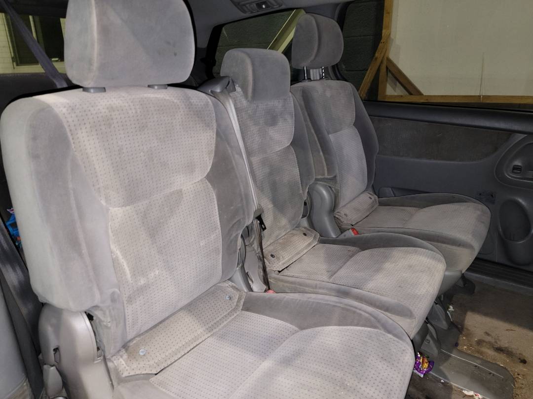 2008 TOYOTA SIENNA — 266950 Miles — Lot 55975033 - Marhaba Auctions Used Cars - Image 5