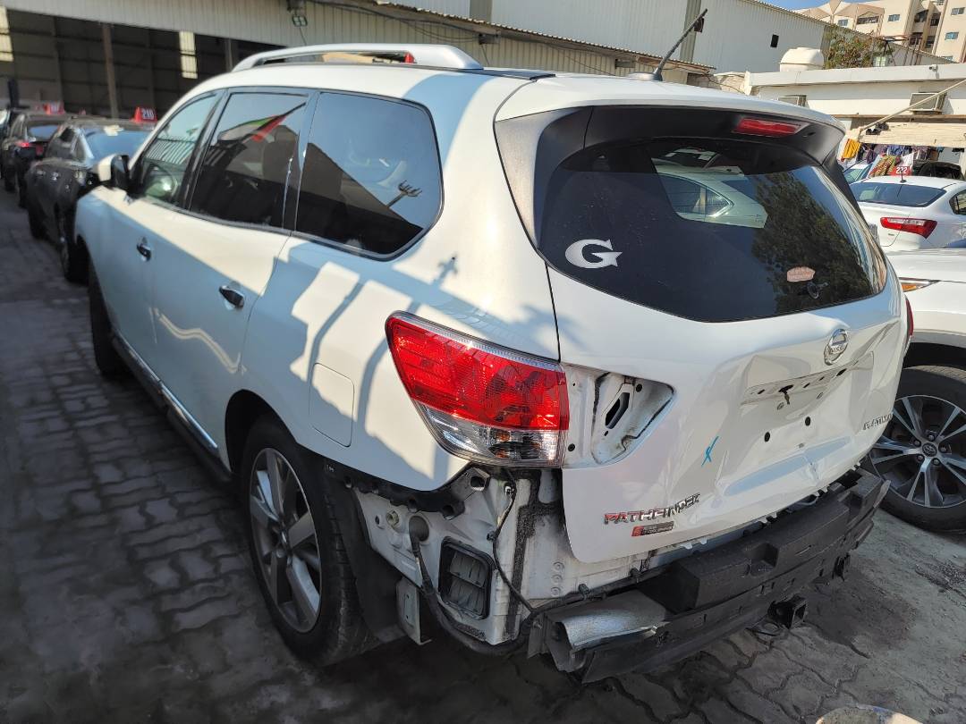 2014 NISSAN PATHFINDER — 237781 Miles — Lot 68102553 - Marhaba Auctions Used Cars - Image 3