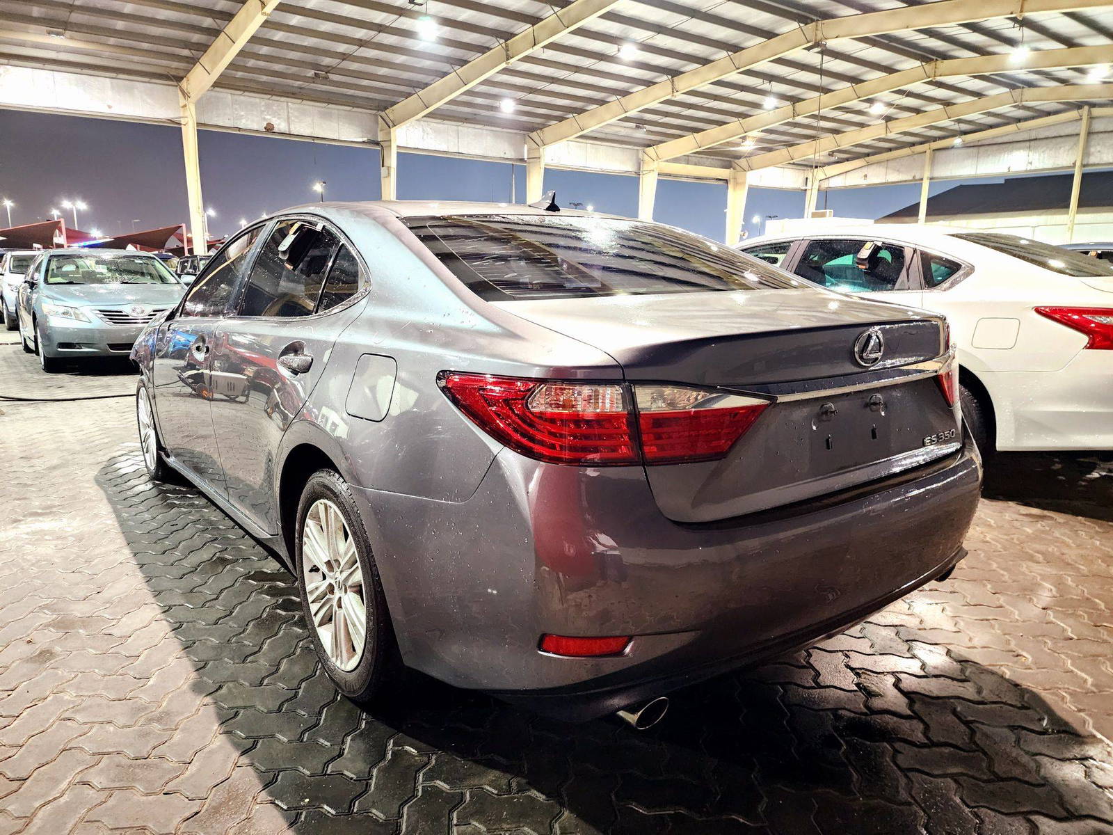 2013 LEXUS ES 350 — 148914 Miles — Lot 2078936 — Souq - Marhaba Auctions Used Cars - Image 3