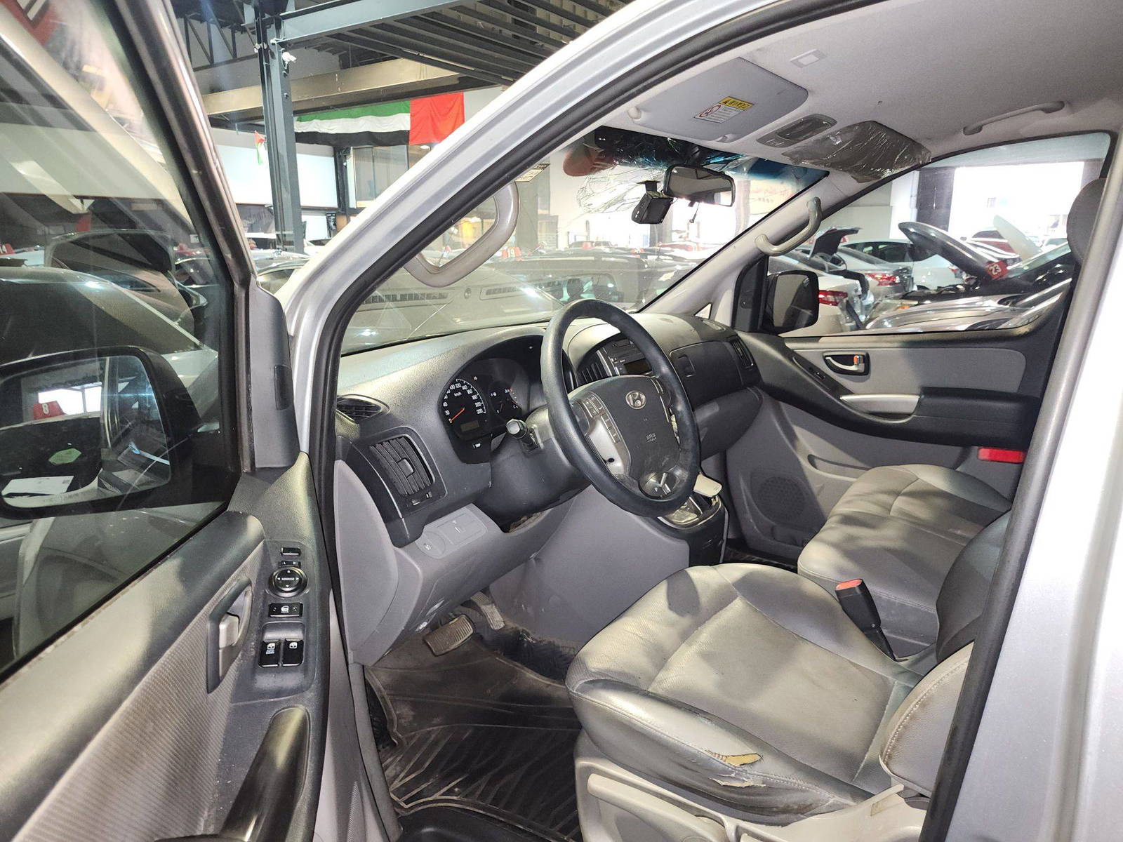 2015 HYUNDAI GRAND STAREX — 334417 KM — Lot 697089 — Souq - Marhaba Auctions Used Cars - Image 8