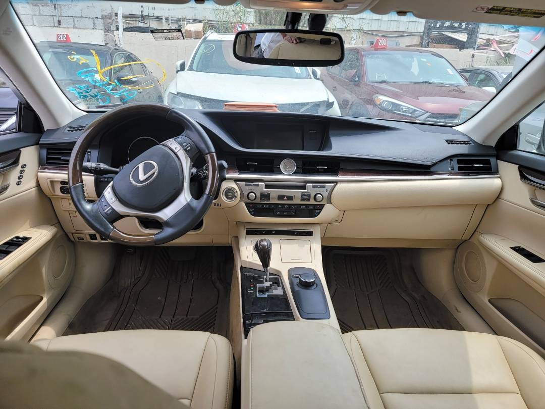 2013 LEXUS ES 350 — 189732 Miles — Lot 2035196 — Souq - Marhaba Auctions Used Cars - Image 7