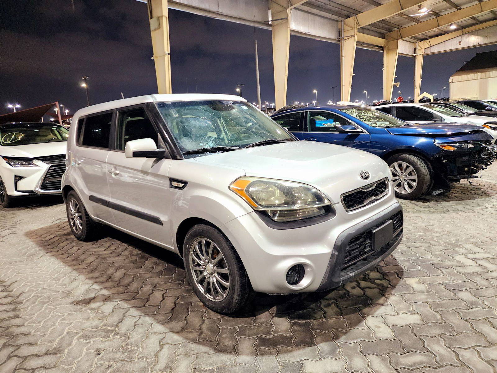 2013 KIA SOUL — 218085 Miles — Lot D7772355 — Souq - Marhaba Auctions Used Cars - Image 4