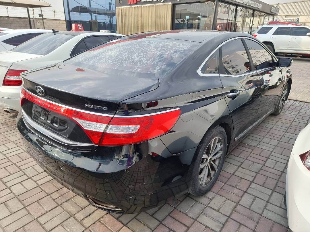 HYUNDAI GRANDEUR 2011 - Marhaba Auction Used Cars - Image 4