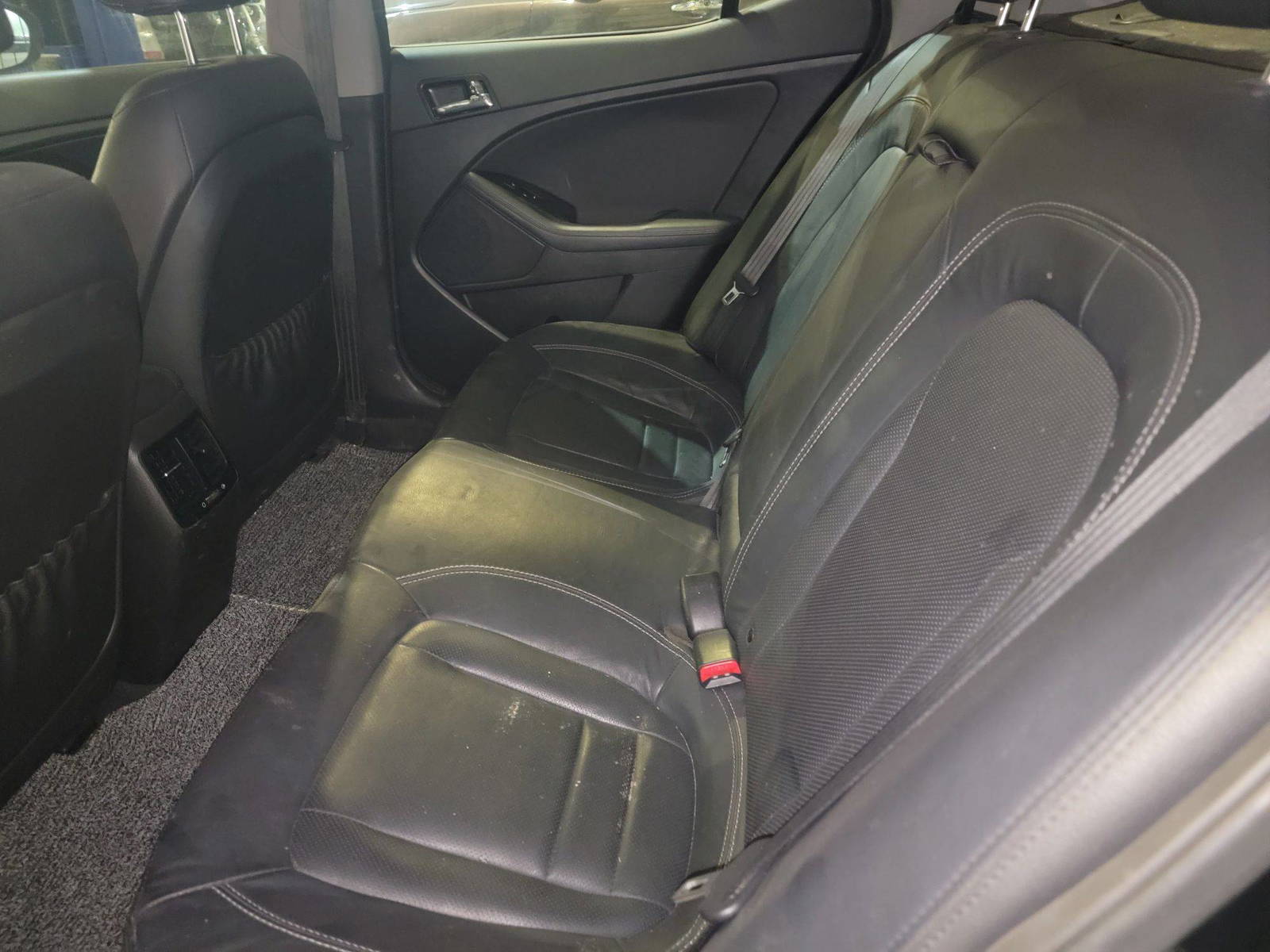 2013 KIA K5 — 142446 KM — Lot DA280378 — Main - Marhaba Auctions Used Cars - Image 10