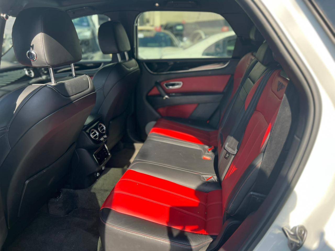 BENTLEY BENTAYGA 2019 - Marhaba Auction Used Cars - Image 11