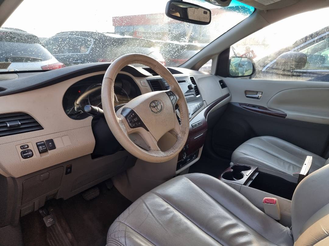 2011 TOYOTA SIENNA — 171113 Miles — Lot 109033 — Ind. 12 - Marhaba Auctions Used Cars - Image 6