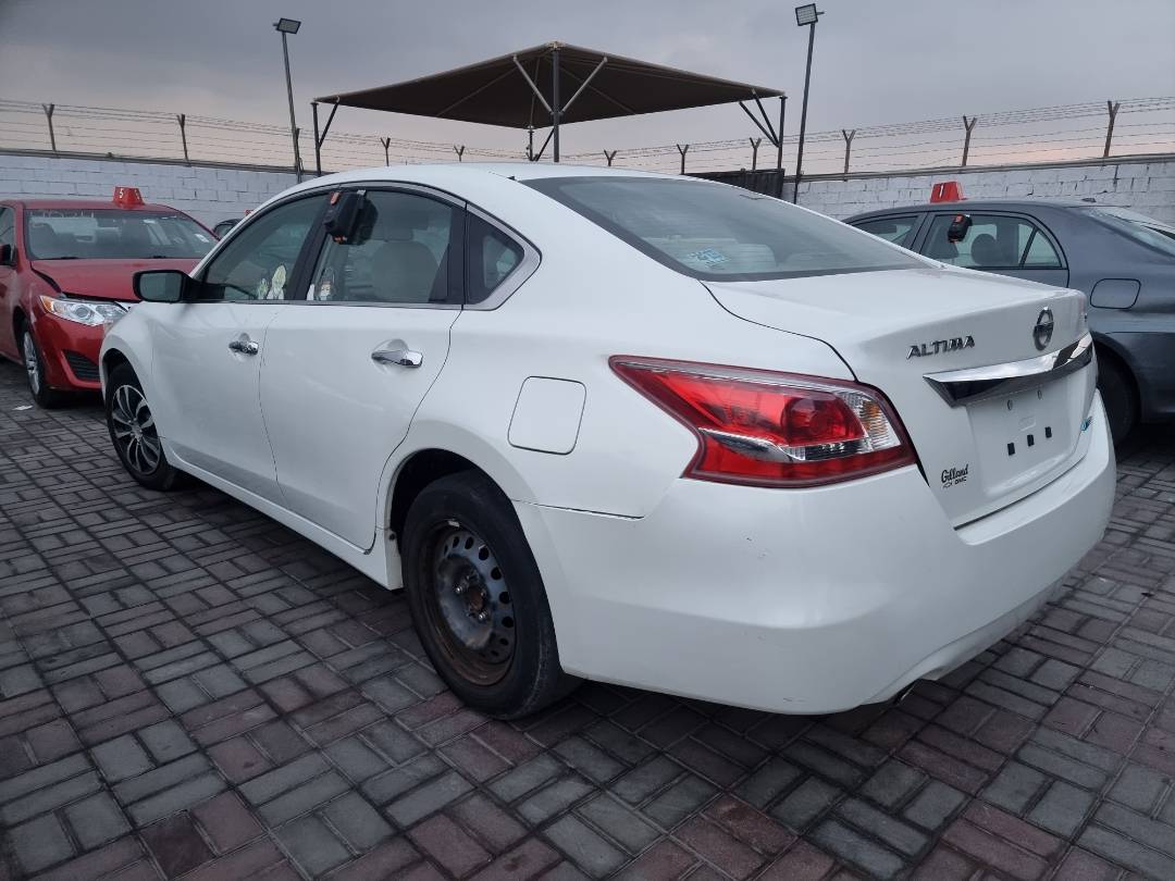 2013 NISSAN ALTIMA — 200881 Miles — Lot 62799434 — Souq - Marhaba Auctions Used Cars - Image 5