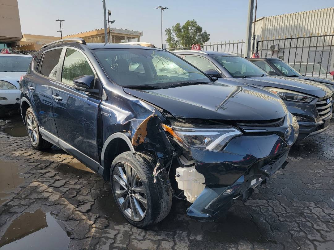 2018 TOYOTA RAV4 — 42284 Miles — Lot JREV7JD194821 — Main - Marhaba Auctions Used Cars - Image 5