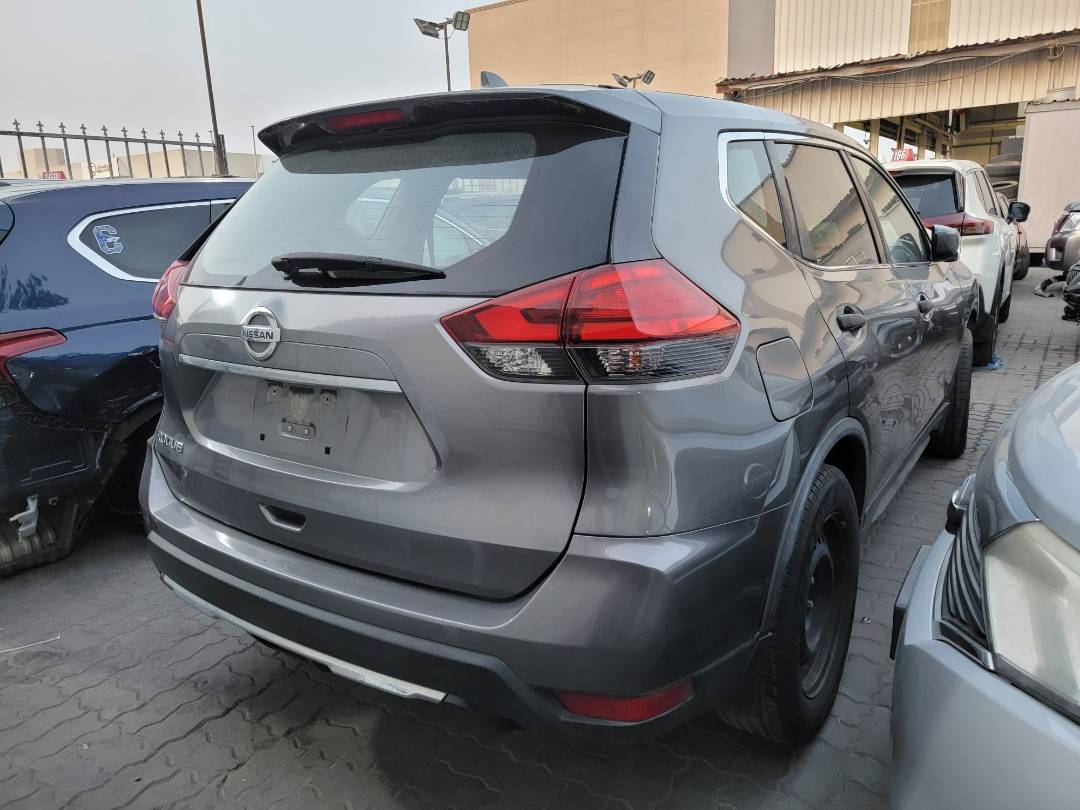 2017 NISSAN ROGUE — 159657 Miles — Lot W387248 — Souq - Marhaba Auctions Used Cars - Image 4