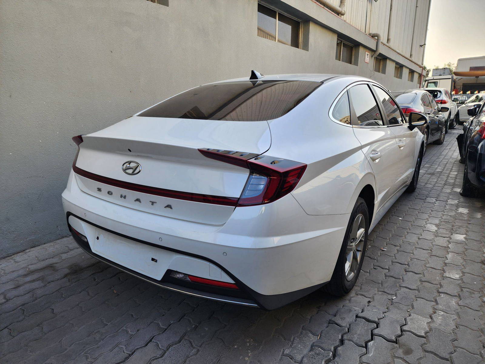 2020 HYUNDAI SONATA — 175705 KM — Lot 013199 — UMM RAMOOL - Marhaba Auctions Used Cars - Image 5