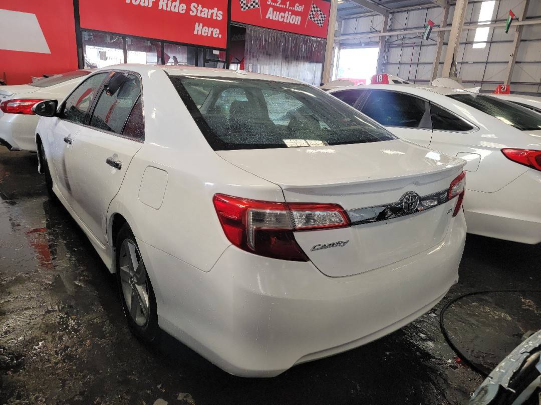 TOYOTA CAMRY