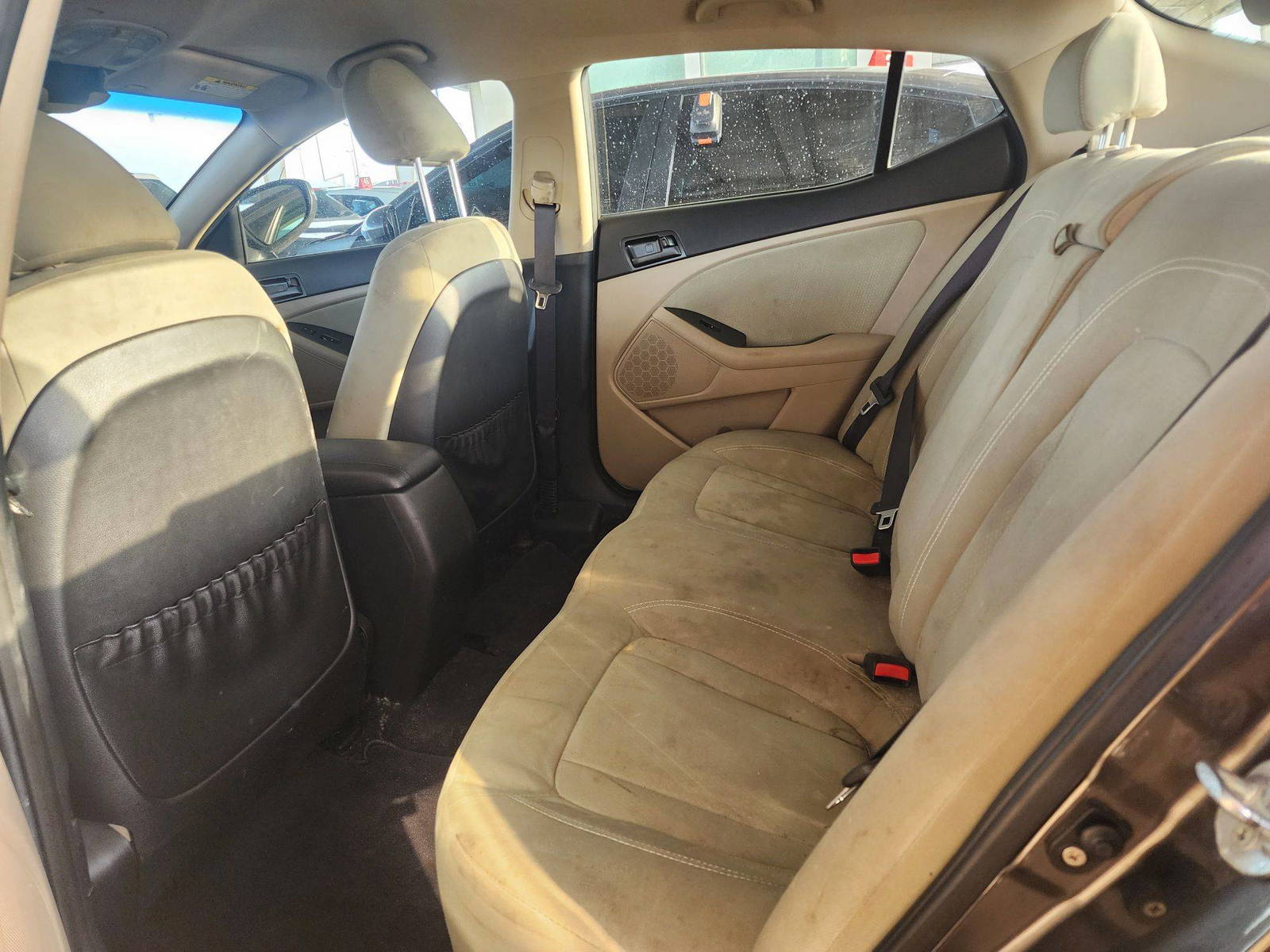 2011 KIA OPTIMA — 139750 Miles — Lot 43971864 — Souq - Marhaba Auctions Used Cars - Image 6