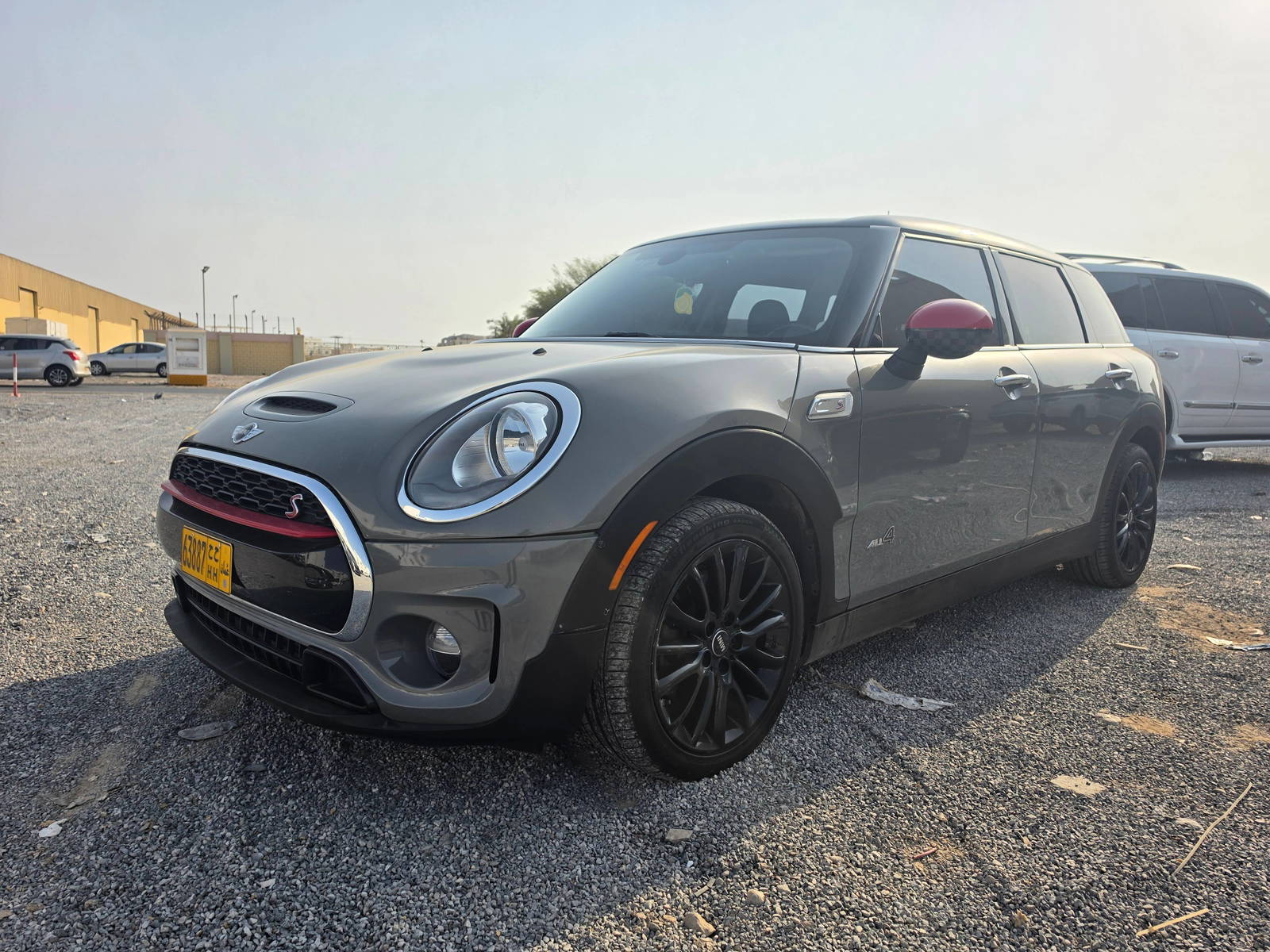 MINI COOPER CLUBMAN 2018 view 2