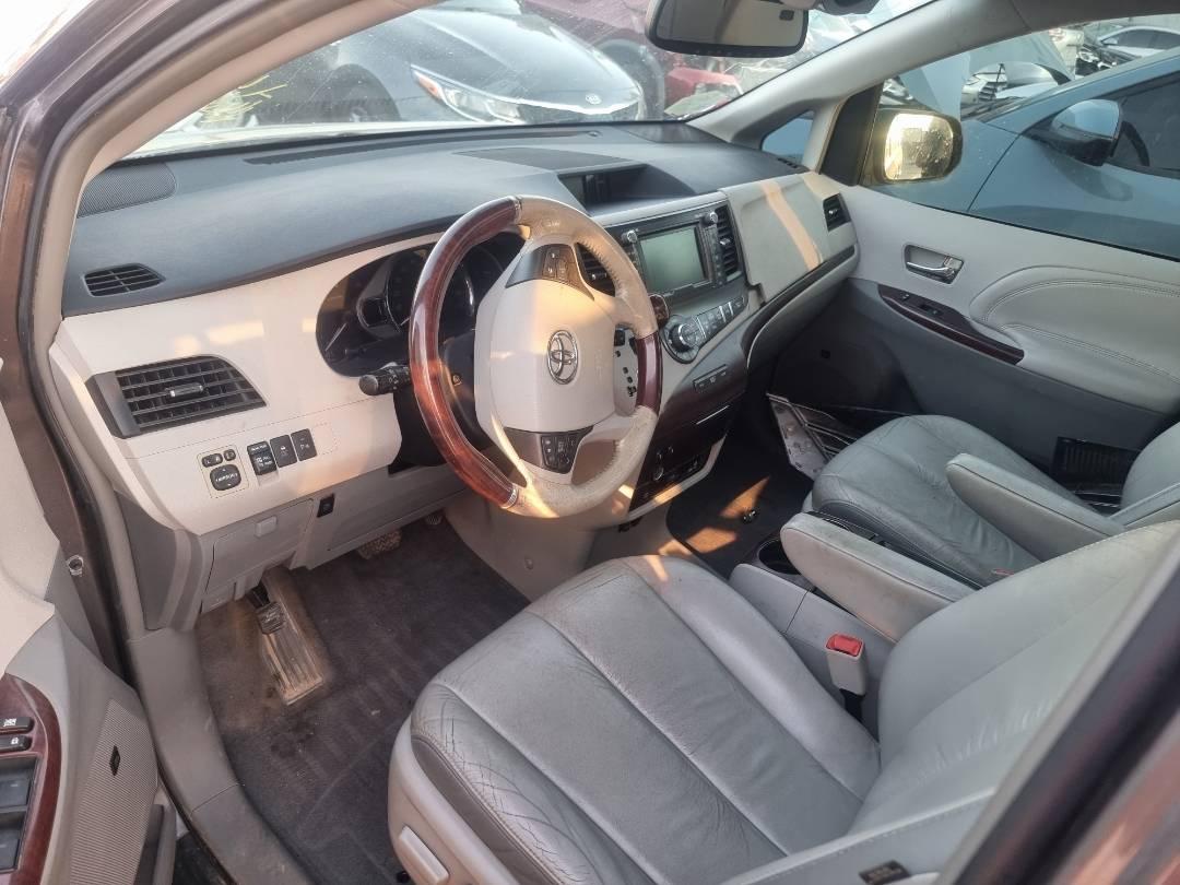 TOYOTA SIENNA 2011 - Marhaba Auctions Used Cars - Image 4