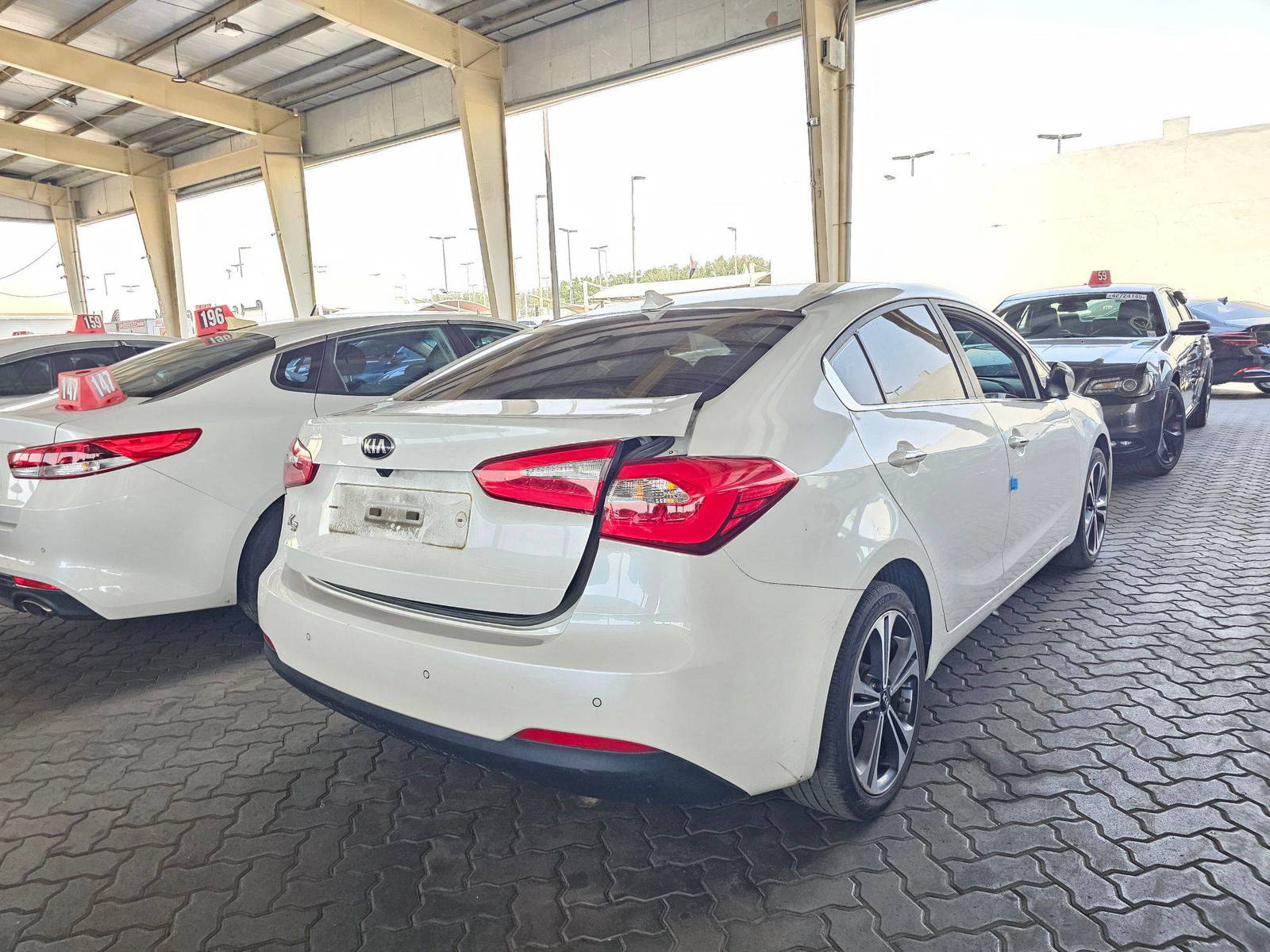 2015 KIA K3 — 184290 KM — Lot 346086 — Souq - Marhaba Auctions Used Cars - Image 3