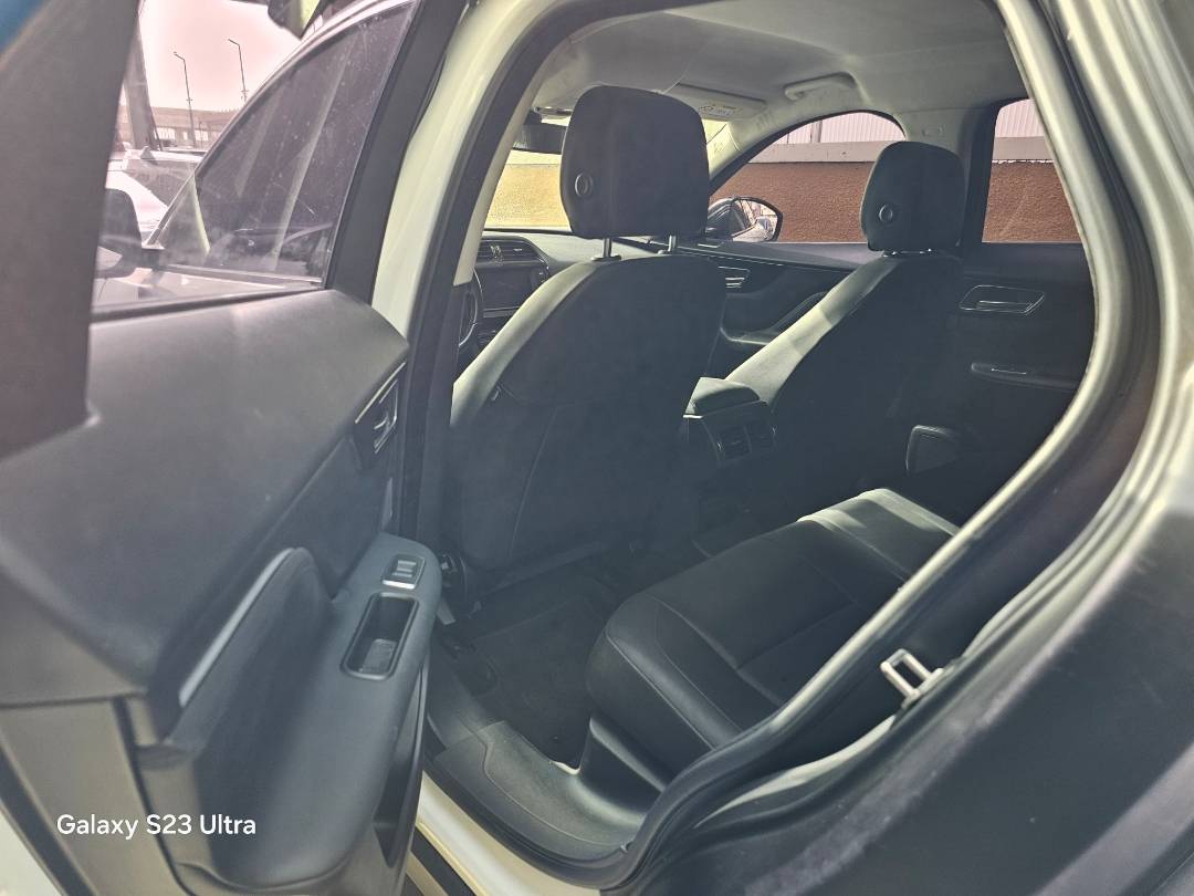 2017 JAGUAR F-PACE — 132318 KM — Lot HA077448 — Main - Marhaba Auctions Used Cars - Image 7