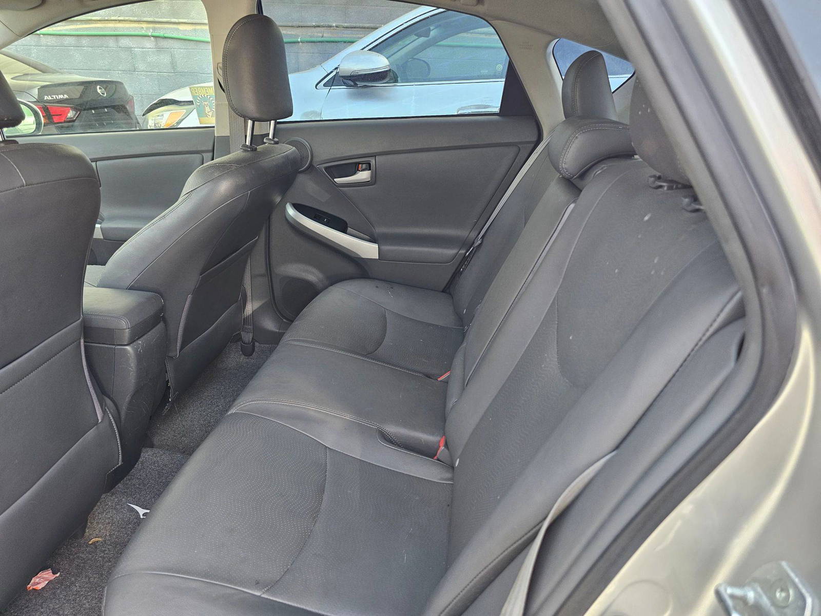 2010 TOYOTA PRIUS — 151115 Miles — Lot A0068351 — Main - Marhaba Auctions Used Cars - Image 9
