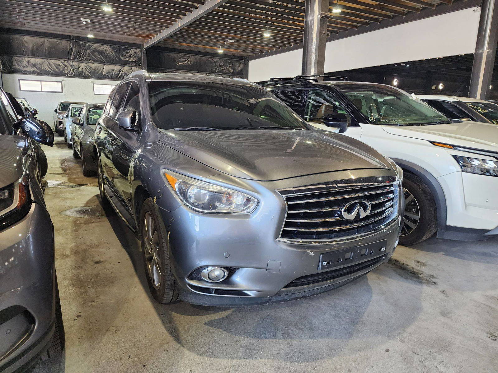2015 INFINITI QX60 — 190941 KM — Lot 542091 — Al Quoz - Marhaba Auctions Used Cars - Image 4