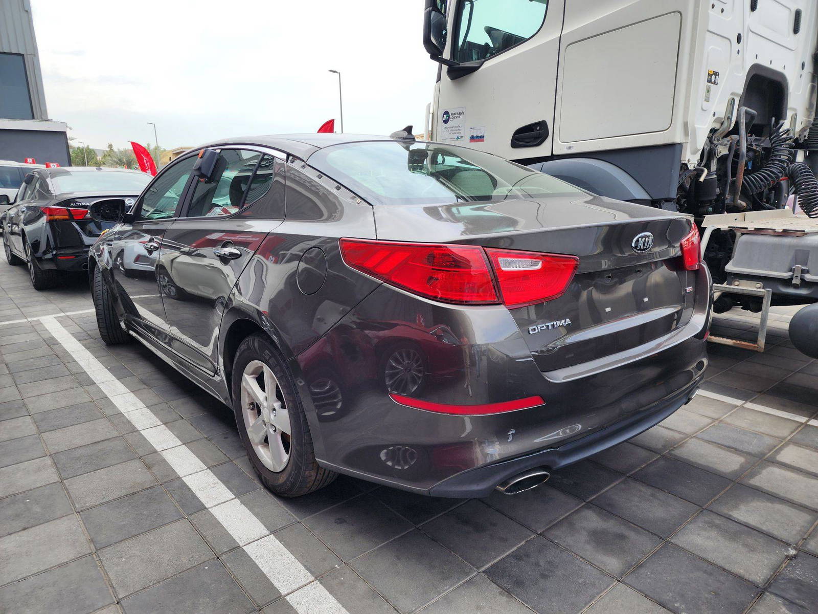 2014 KIA OPTIMA — 215668 Miles — Lot 83525 — Al Quoz - Marhaba Auctions Used Cars - Image 5
