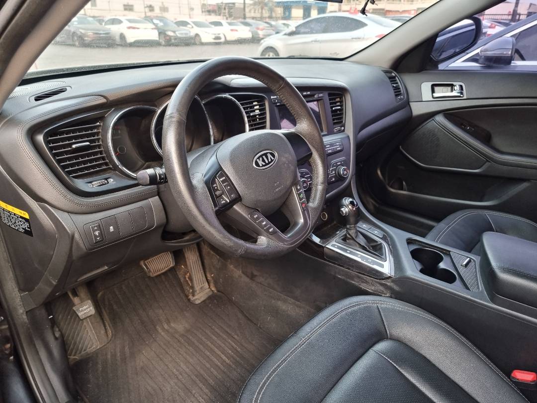 2012 KIA K5 — 170211 KM — Lot 215478 — Ind. 12 - Marhaba Auctions Used Cars - Image 8