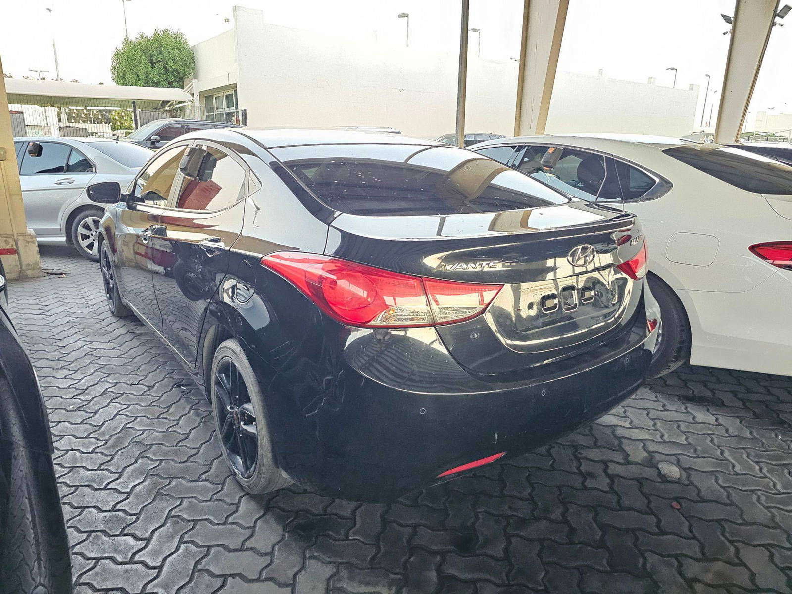 2011 HYUNDAI AVANTE — 113206 KM — Lot U064740 — Souq - Marhaba Auctions Used Cars - Image 5